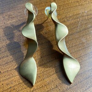Vintage brushed Gold Twisted pierced Earrings